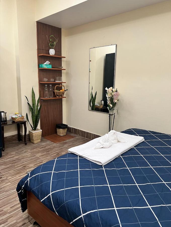 Iranyai Homestay Импхал Экстерьер фото